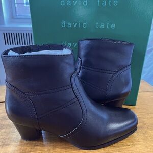 David Tate “Ellen” black leather, heeled ankle-boots.